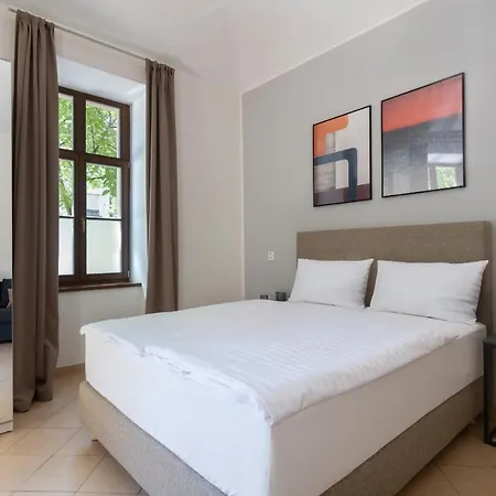 Bohemian Dreams And By Dwellfort Hotel apartamentowy Praga