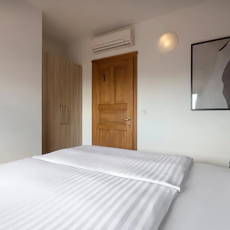 Bohemian Dreams And By Dwellfort Hotel apartamentowy Praga